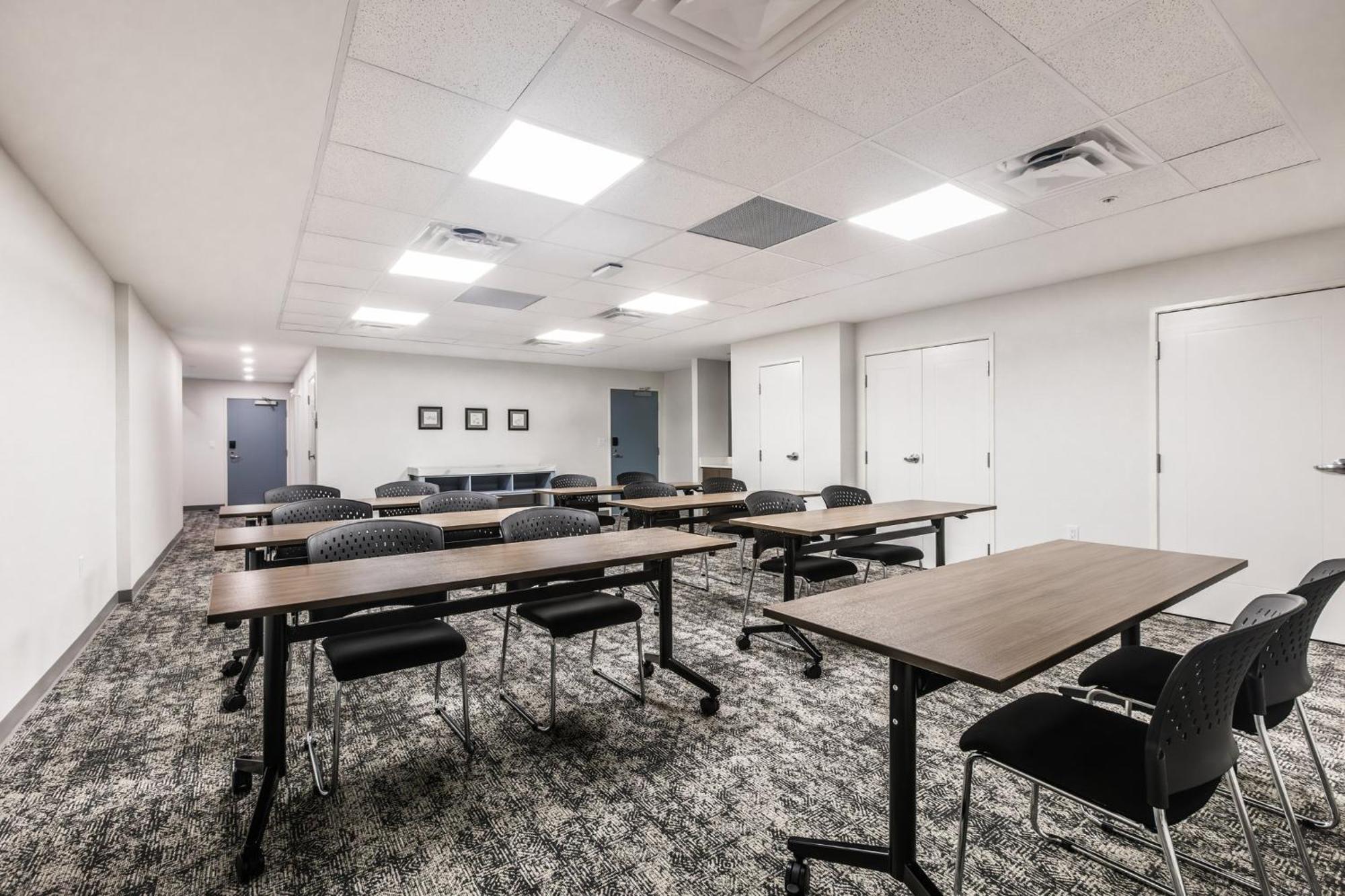 Staybridge Suites - Dawson Creek By Ihg Bagian luar foto