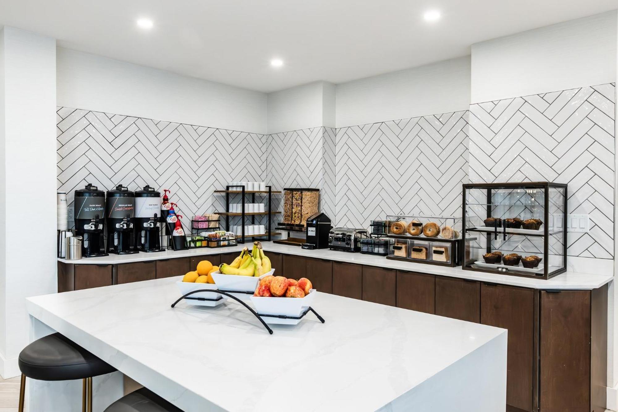 Staybridge Suites - Dawson Creek By Ihg Bagian luar foto