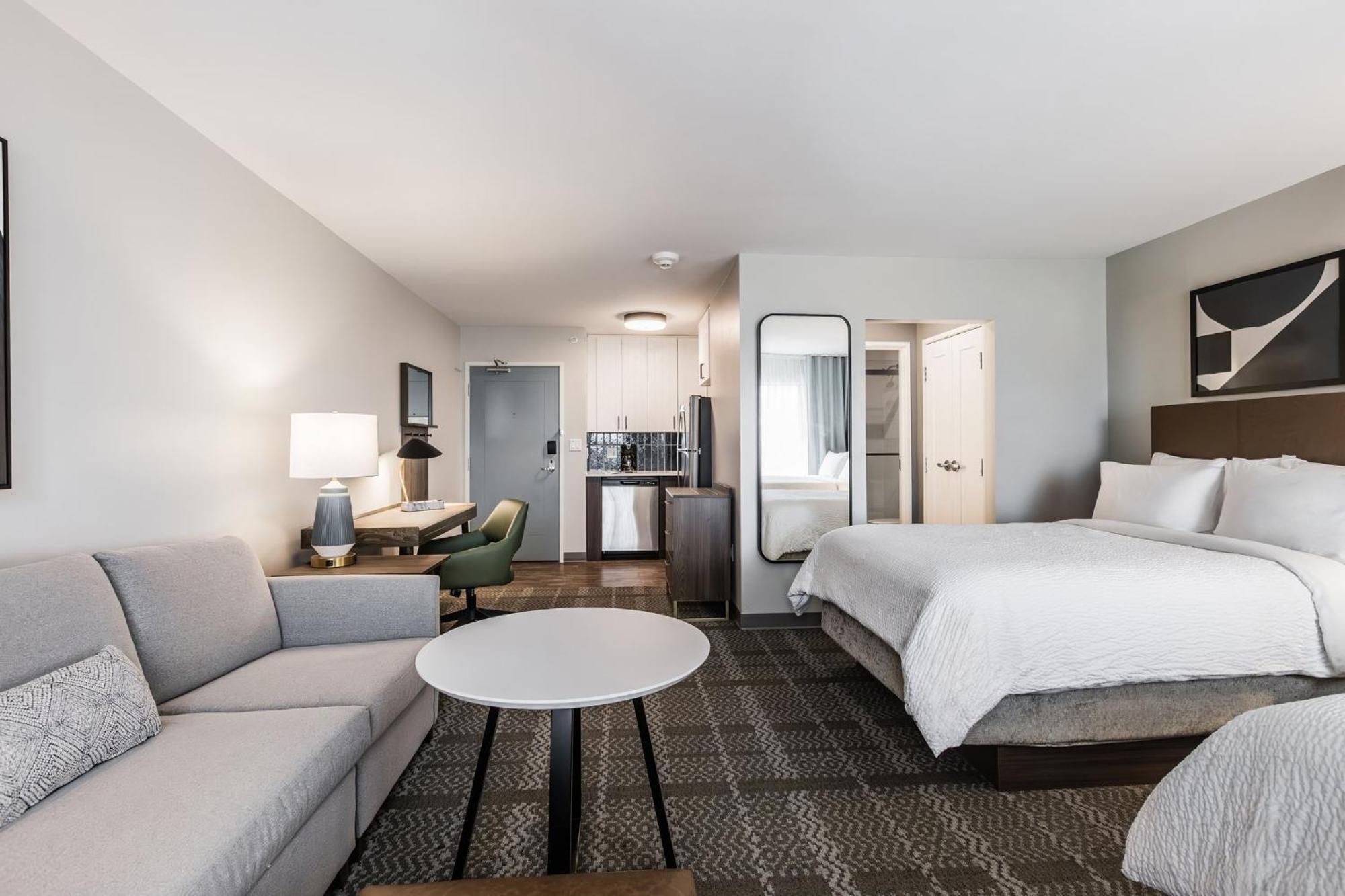 Staybridge Suites - Dawson Creek By Ihg Bagian luar foto