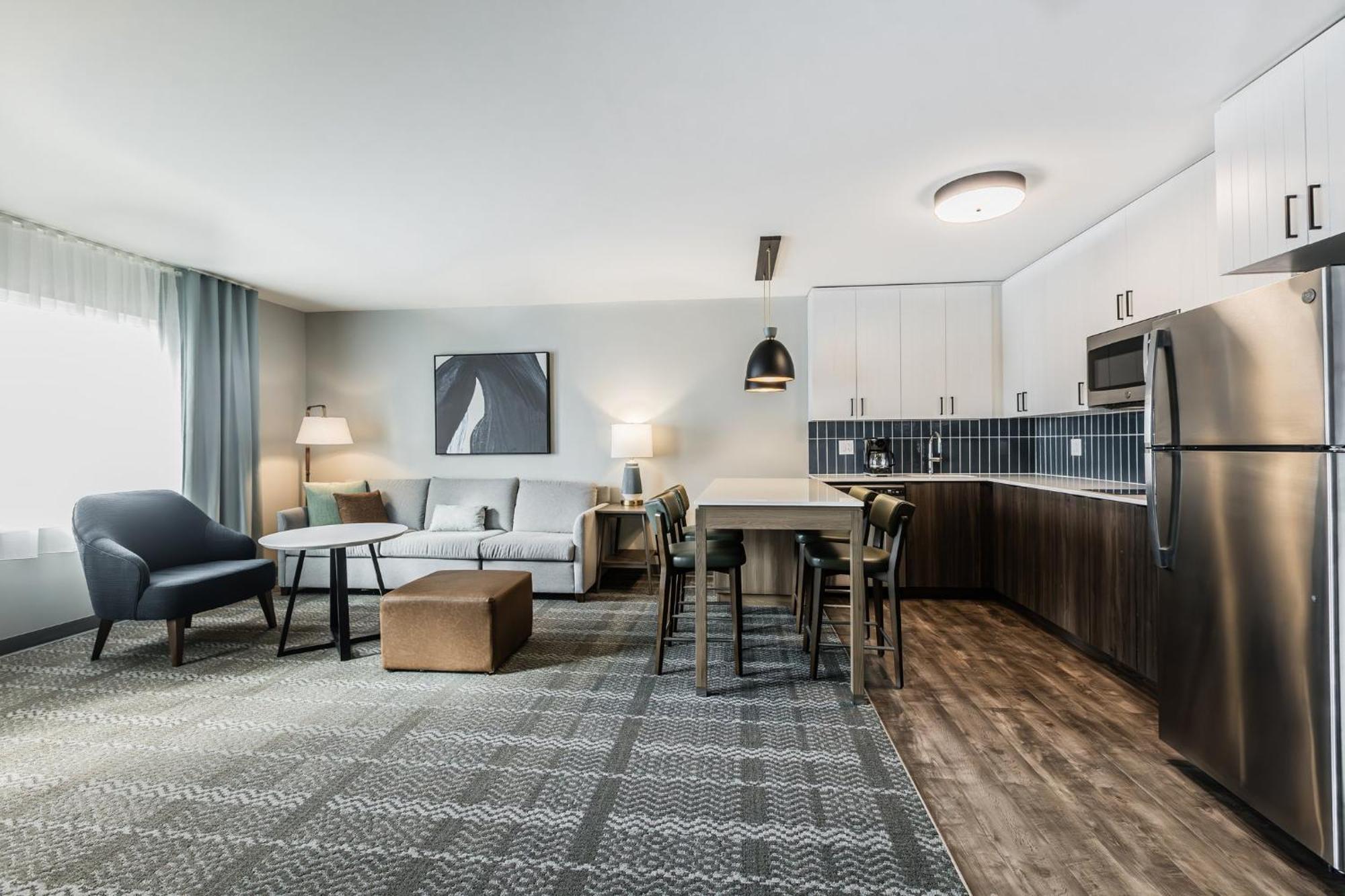 Staybridge Suites - Dawson Creek By Ihg Bagian luar foto
