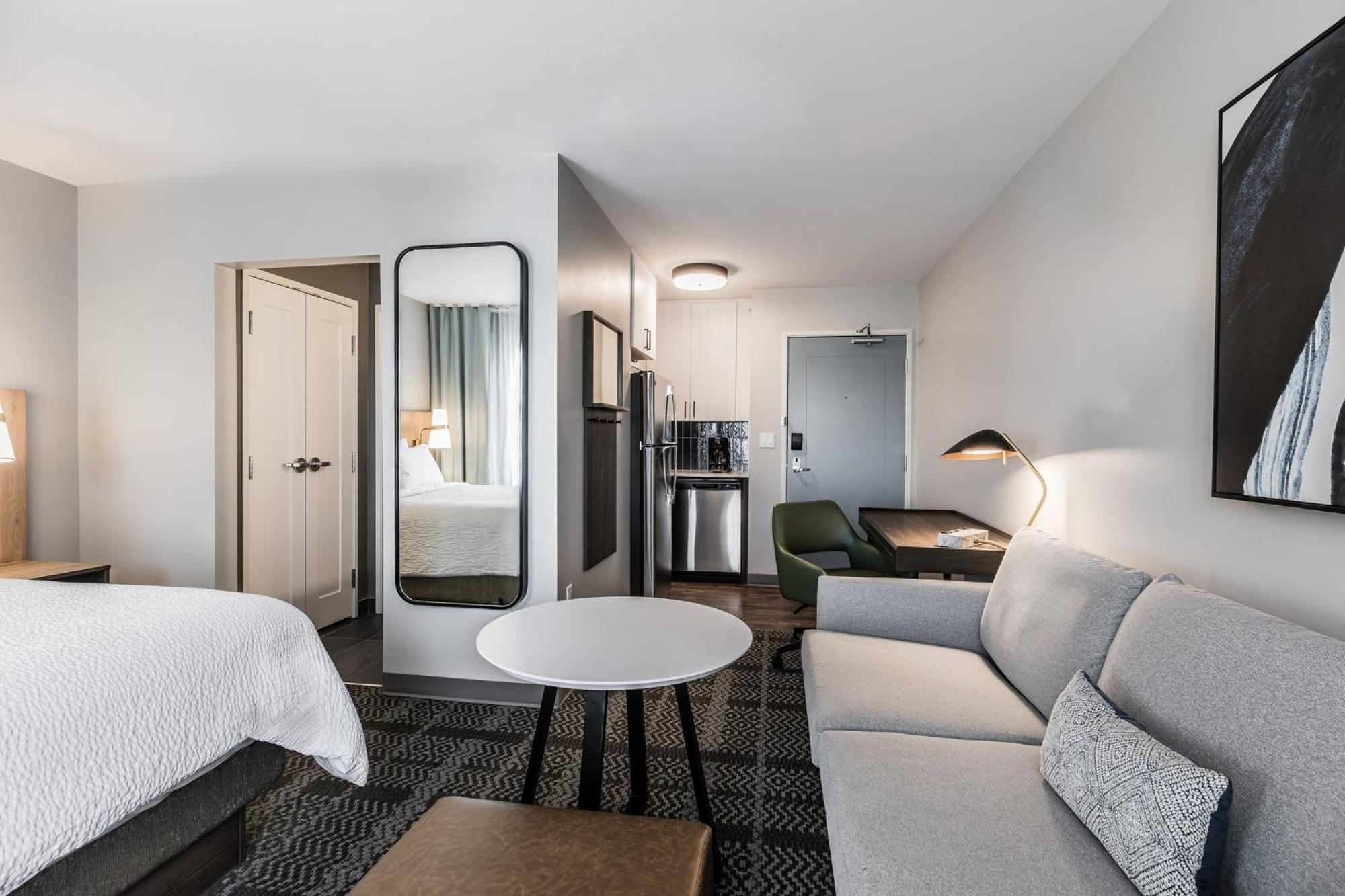 Staybridge Suites - Dawson Creek By Ihg Bagian luar foto