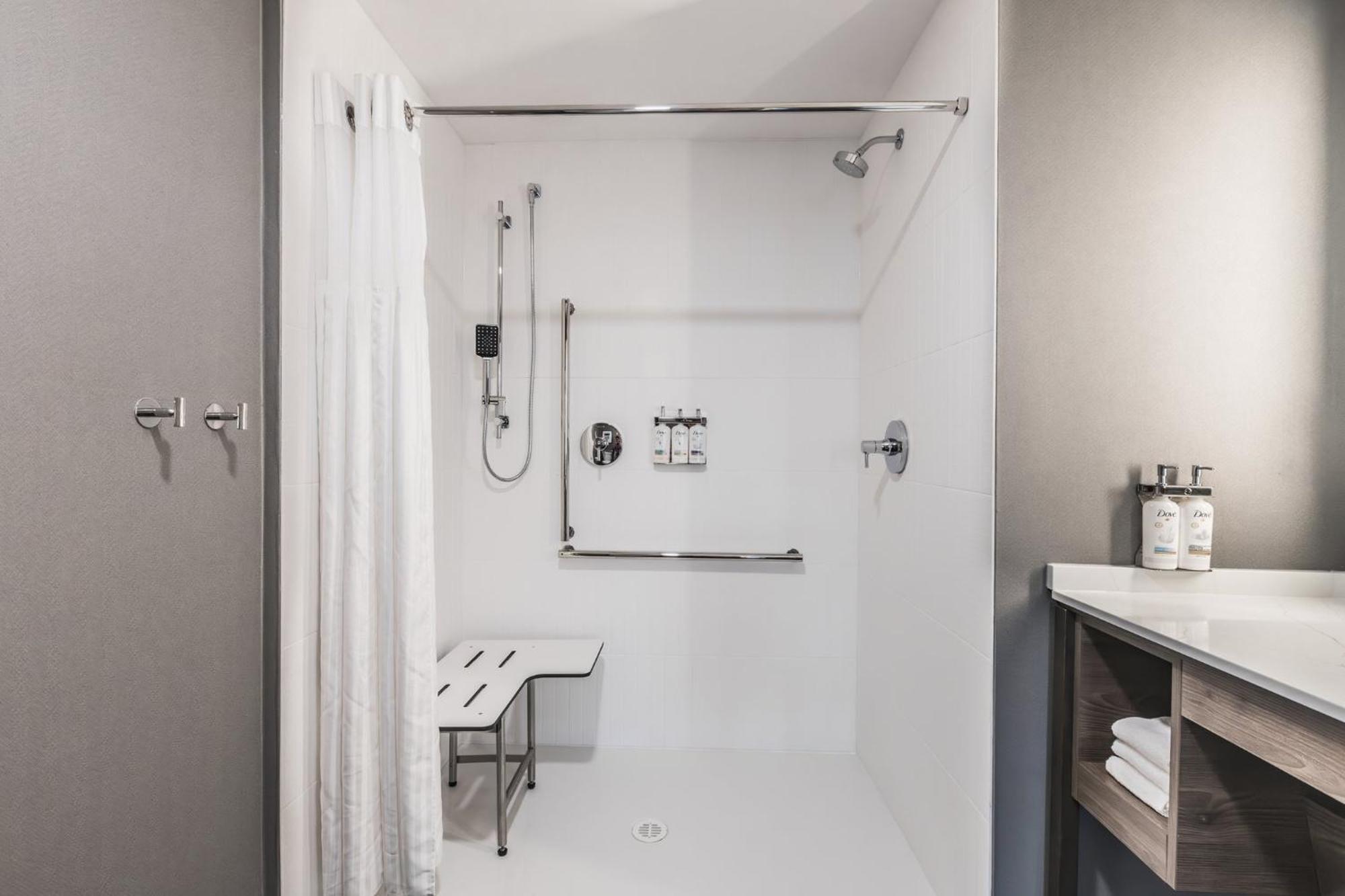 Staybridge Suites - Dawson Creek By Ihg Bagian luar foto